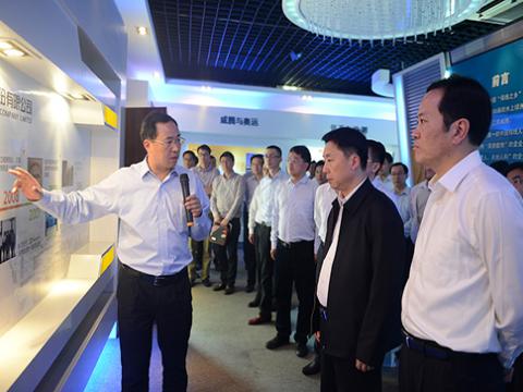镇江市委书记夏锦文莅临9888拉斯维加斯官网股份视察